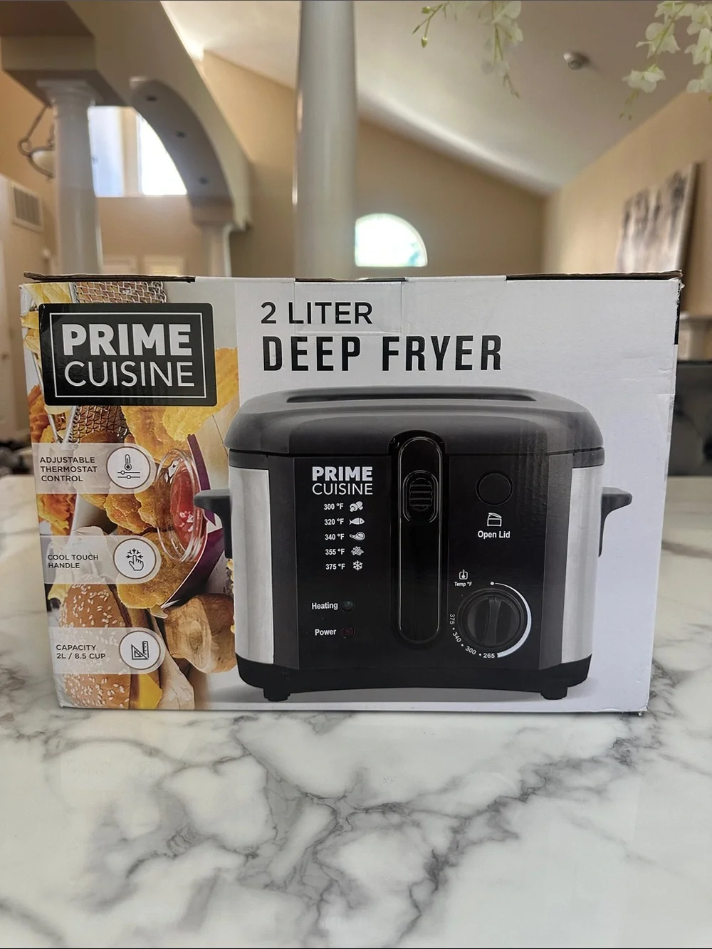 Prime Cuisine 2-Liter Deep Fryer in Black and Silver
